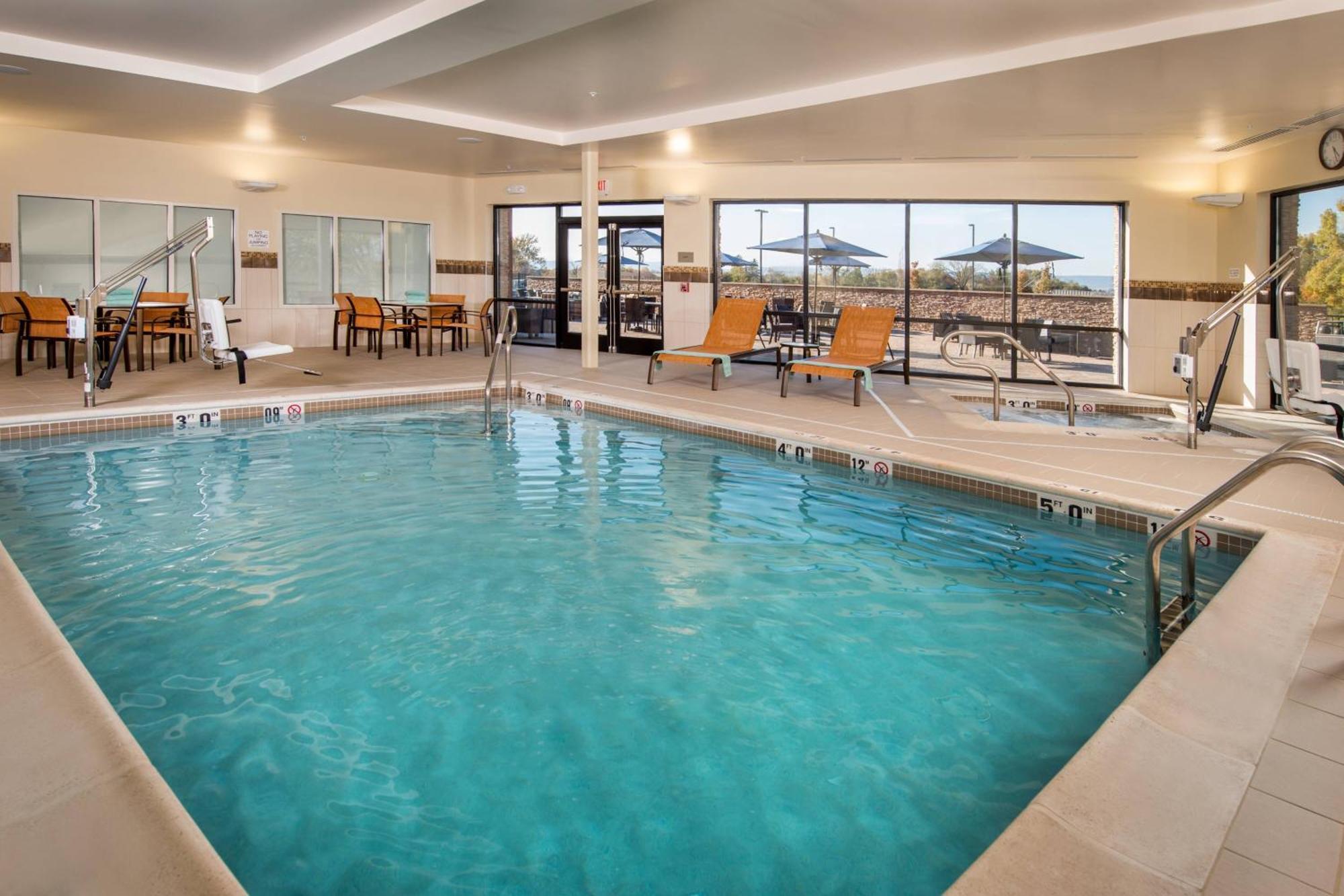 Courtyard By Marriott Shippensburg Exterior foto
